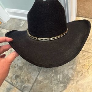 Black cowgirl hat